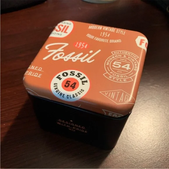 Fossil Large Dark Brown Leather Wallet with metal tin - Picture 2 of 11